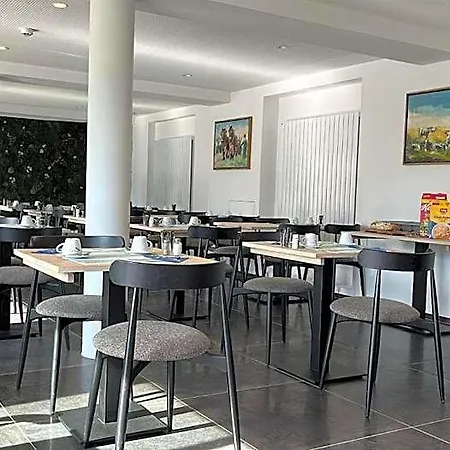 Maison De 30 Personnes ホテル