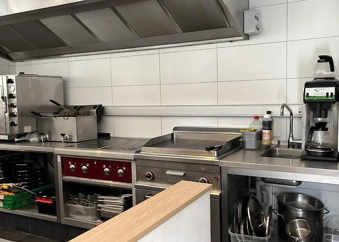 Maison De 30 Personnes Bouillon