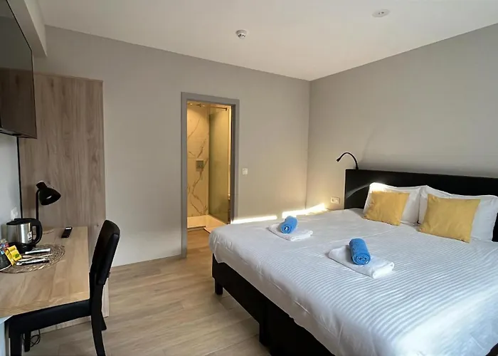 Hotel Maison De 30 Personnes